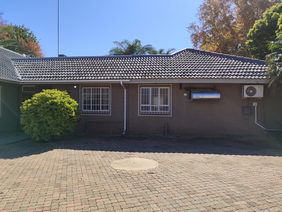 5 Bedroom Property for Sale in Stilfontein North West